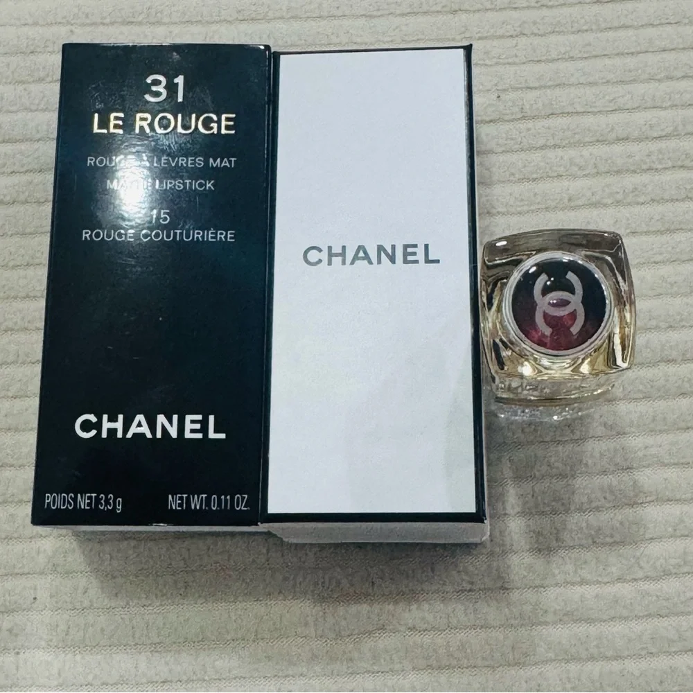 CHANEL 31 Le Rouge Limited Edition luxury lipstick in shade 15 Rouge Couturiere